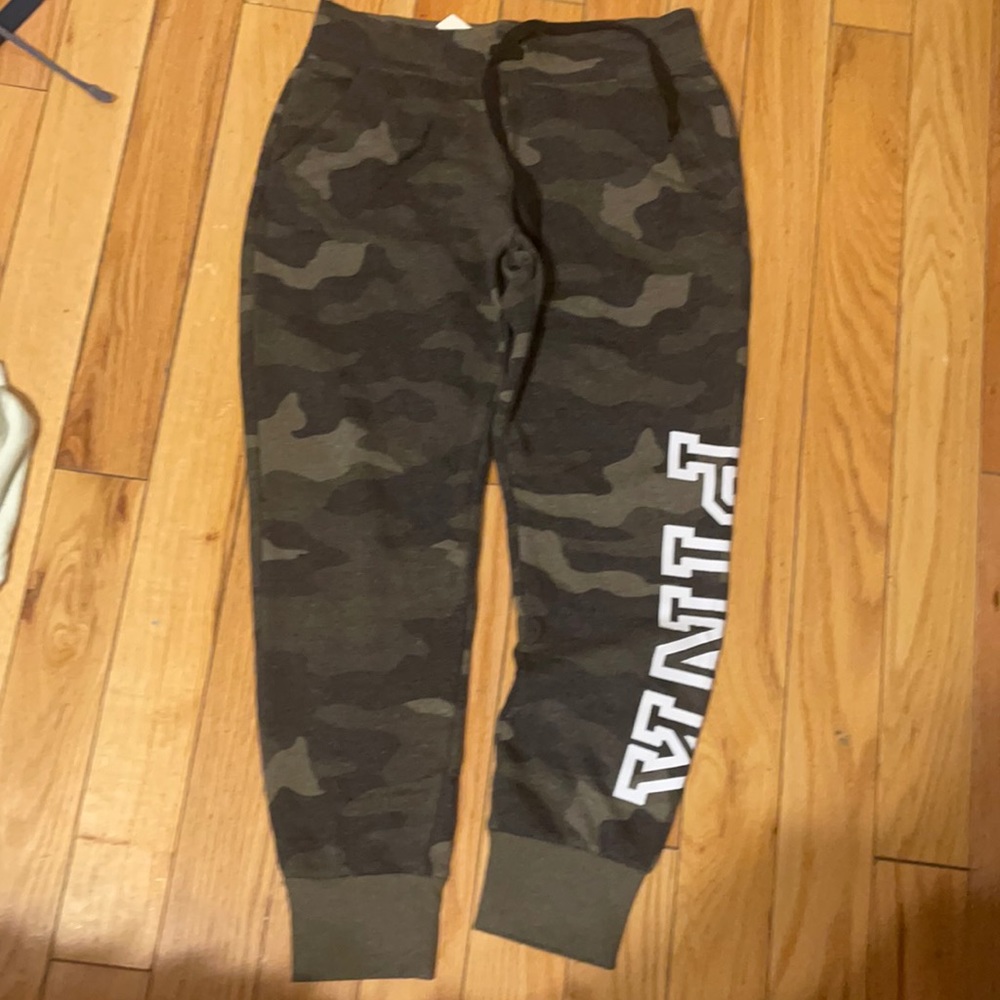 Pink sweatpants. Size Med brand new with tags